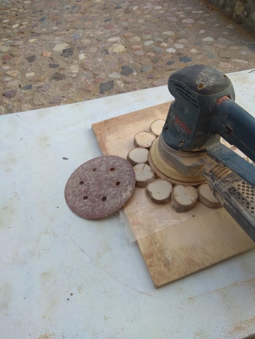 ​Делаем оригинальные деревянные часы из спилов: часть 3