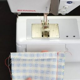 ​Хитрость: складываем ткань для угла в 90 градусов