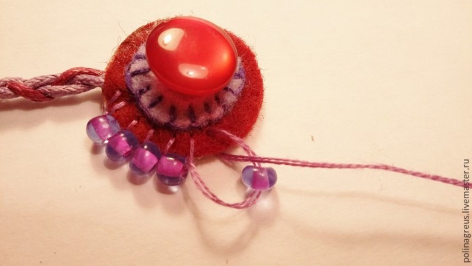 Этюд в малиновых тонах: фетровое колье