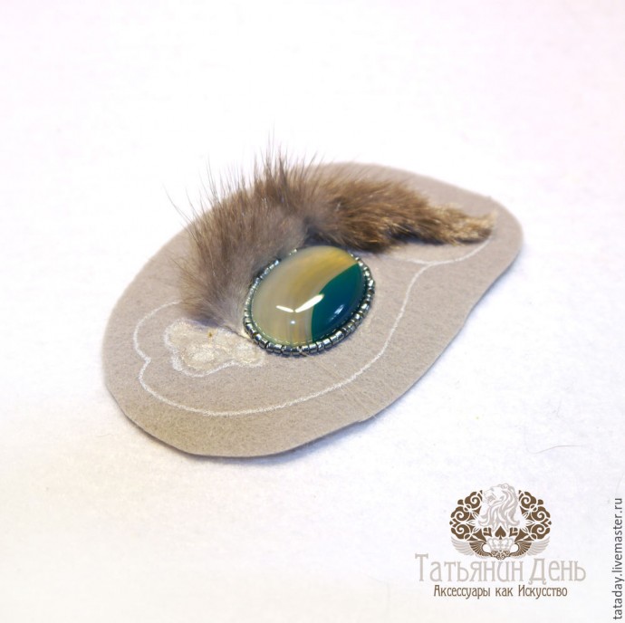 ​Создаем шикарную зимнюю брошь с мехом: часть 2