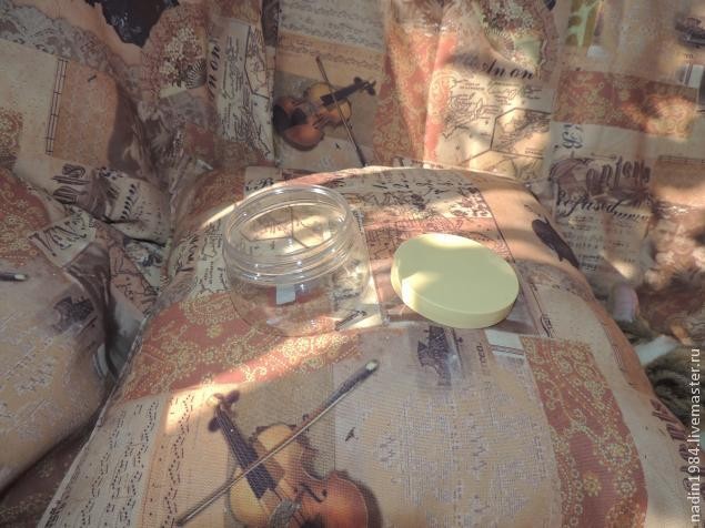 Делаем шкатулку из баночки от крема Делаем шкатулку из баночки от крема