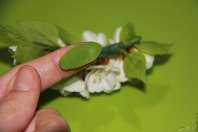 Веточка цветущей вишни из холодного фарфора: часть 4