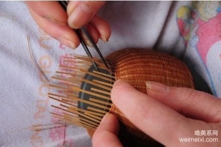 ​Горшки с оплеткой