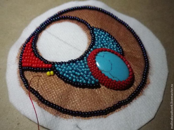 Создаем кулон "Скарабей" в технике бисерной вышивки