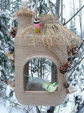 Мастерим кормушки и того, что лежит дома