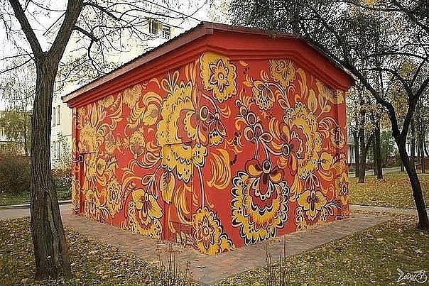 Художественная роспись трансформаторных подстанций под хохлому в городе Минске.