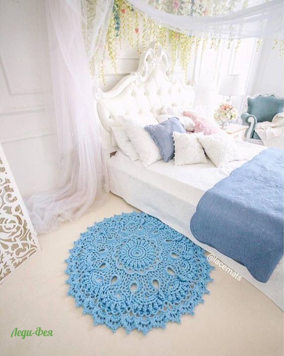 Для вдохновения - вязаные коврики.