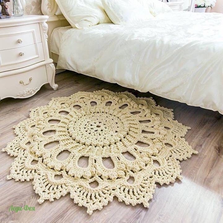 Для вдохновения - вязаные коврики.