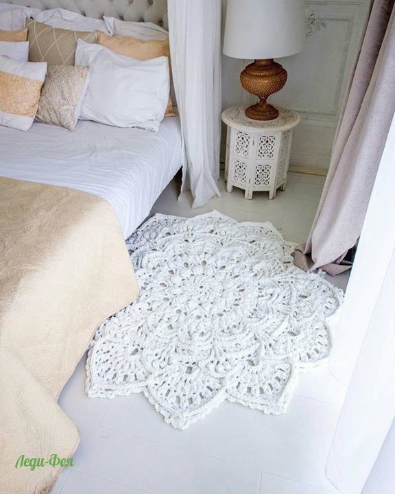 Для вдохновения - вязаные коврики.