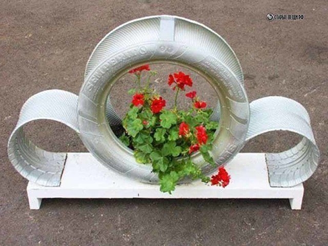 Необычные вазоны из покрышек своими руками.