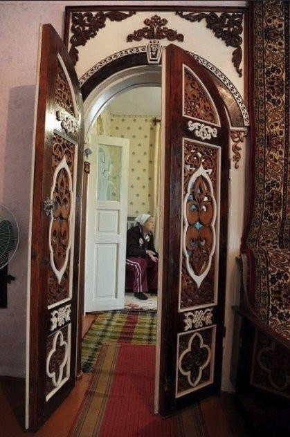 85-летний резчик по дереву Николай Селезнев вручную создает удивительную красоту...