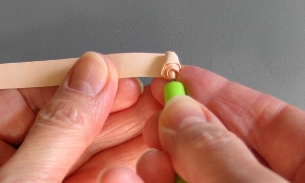 МК Роза в технике квиллинг