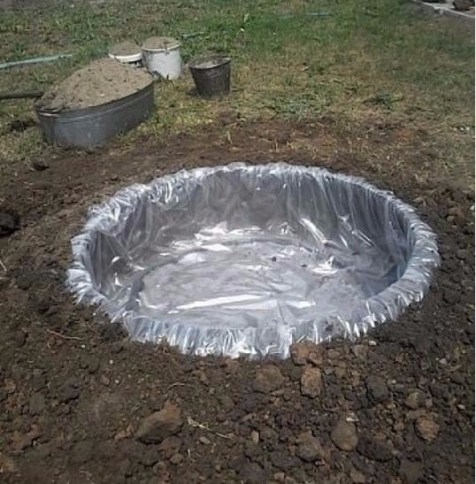 Пруд из старой покрышки