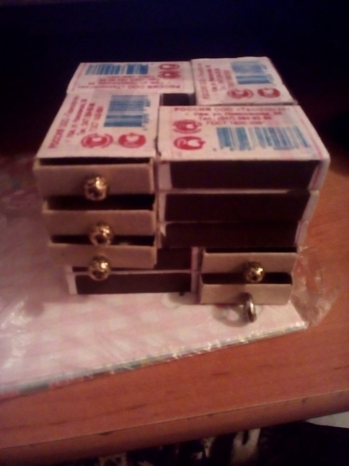 Комодик из спичечных коробков