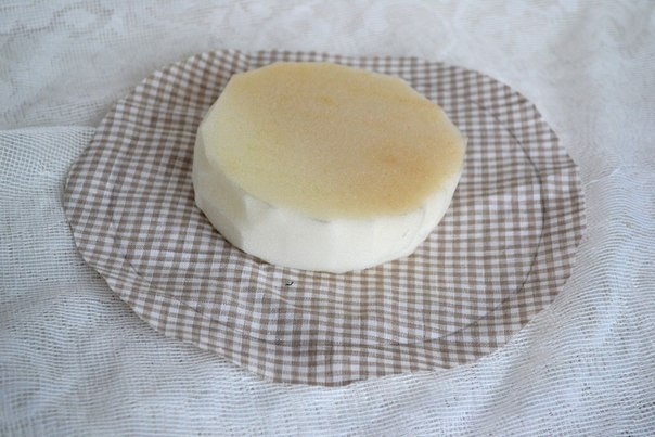 Нежная шкатулка - игольница из жестяной коробочки