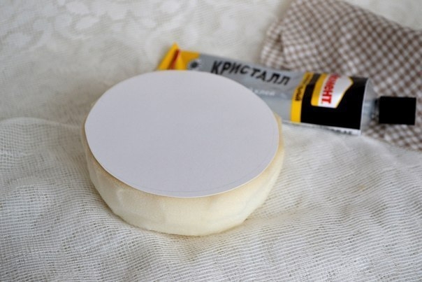 Нежная шкатулка - игольница из жестяной коробочки