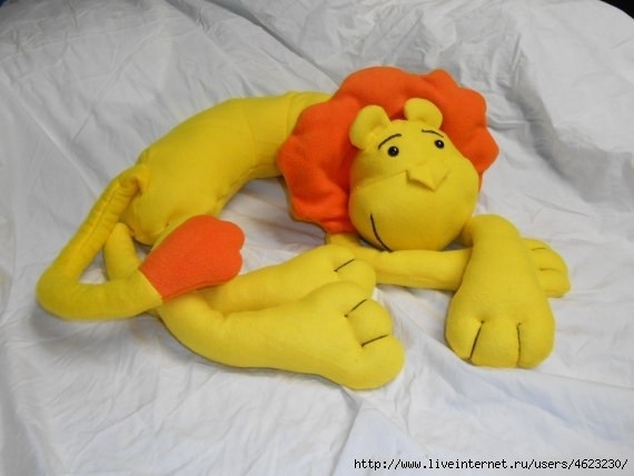 Шейные подушки. Шьём подарок для автолюбителя. Идеи и выкройки.