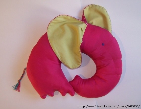 Шейные подушки. Шьём подарок для автолюбителя. Идеи и выкройки.