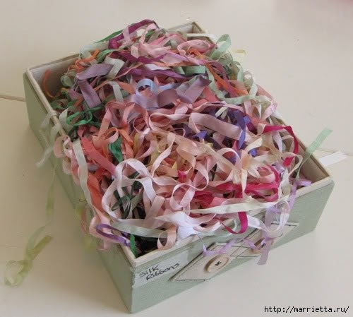 Вышиваем лентами сердце из розочек Вышиваем лентами сердце из розочек