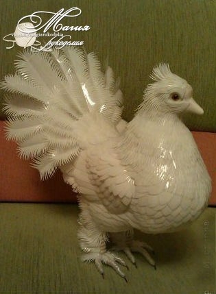 Голубь из пластиковых бутылок.