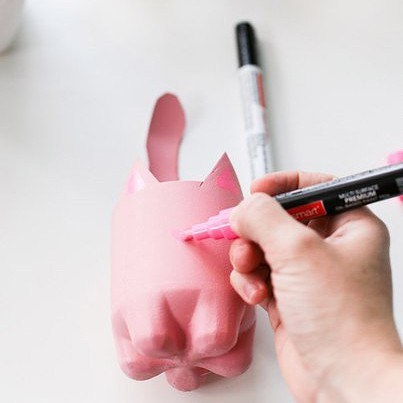 Очаровательные котики-горшки из пластиковых бутылок