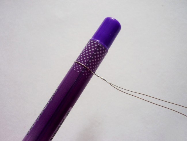 Цветочки из проволоки и лака