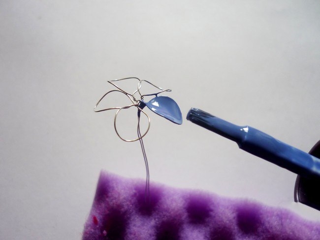 Цветочки из проволоки и лака