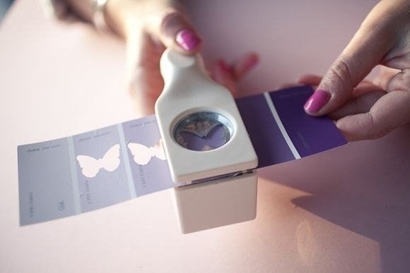 Декор подарка бабочками