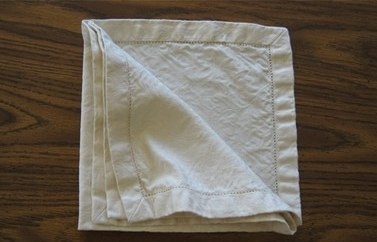 Как красиво подать приборы к столу