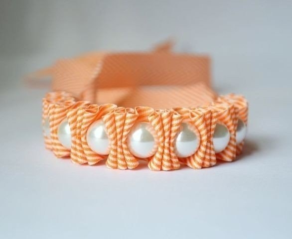 Украшения из лент и бусин