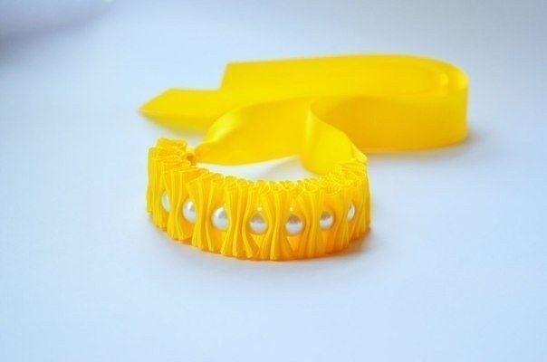 Украшения из лент и бусин