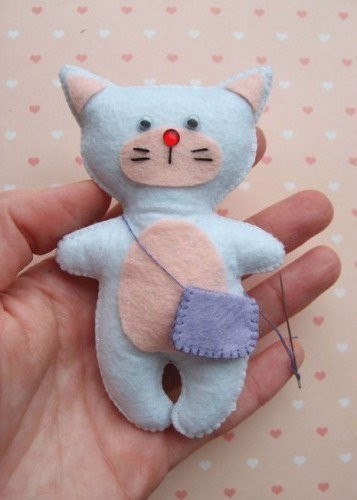 Шьём очаровательного котика из фетра