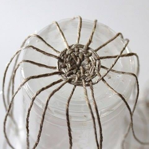 Корзинка из джутового шпагата.