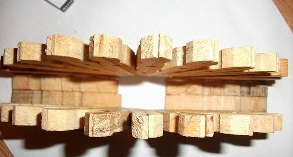 Салфетница из прищепок