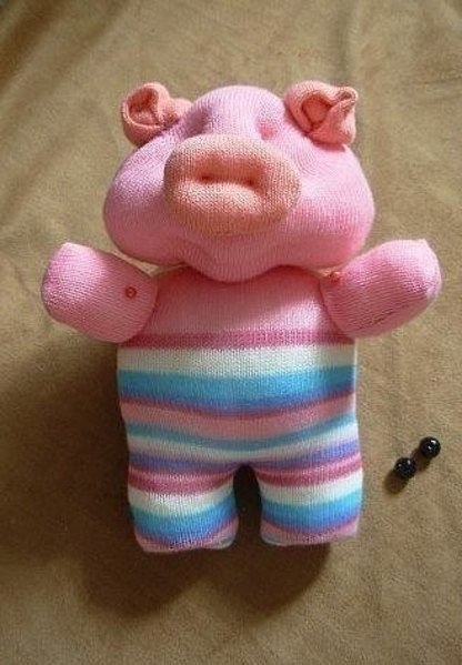 Хрюшка - игрушка из носка