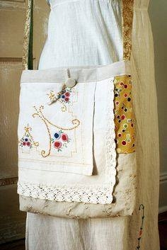 Сумки с вышивкой.