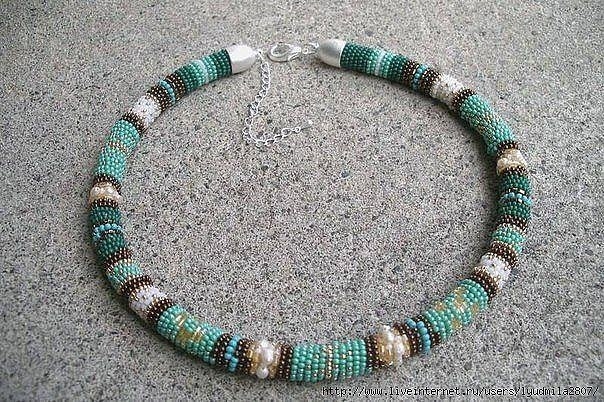 Вышивка бисером по веревке - делаем красивое колье!
