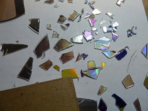 Из старых cd dvd - дисков.