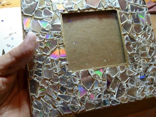 Из старых cd dvd - дисков.