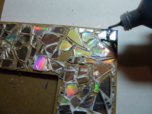 Из старых cd dvd - дисков.