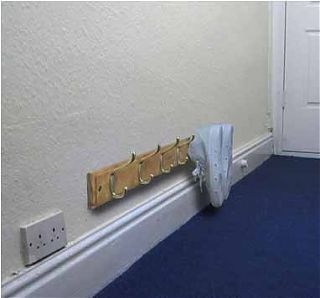 Идеи вешалок из ненужных вещей.