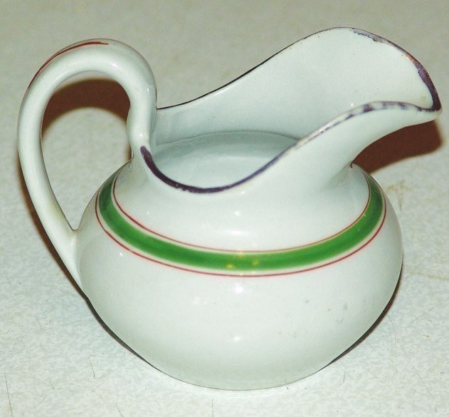 Античная ваза из старого соусника