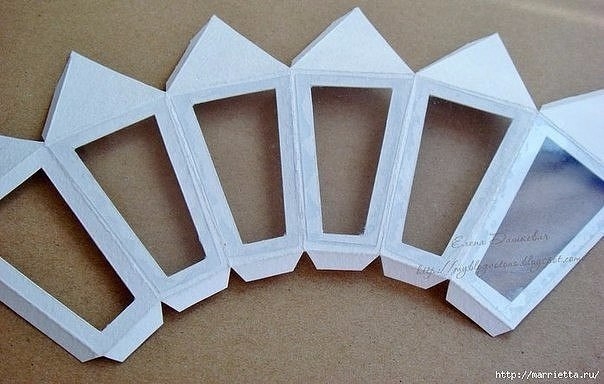 Фонарик из картона.