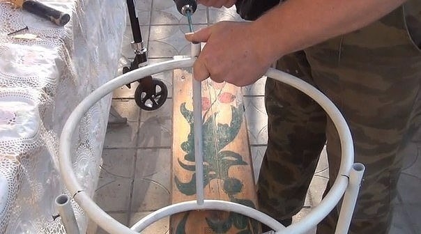 Конструкция для подвязки пионов.