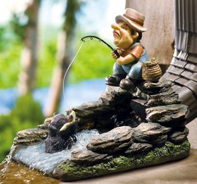 Оригинальный водосток для загородного дома