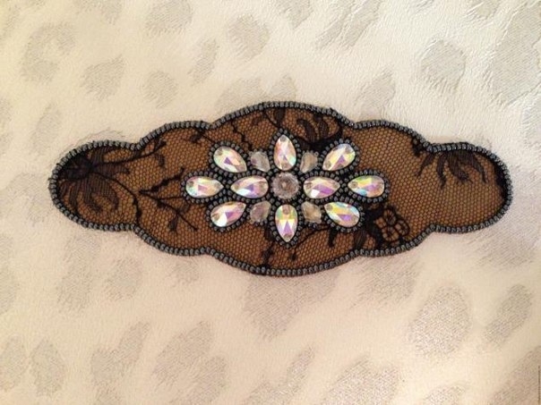 МК Браслет с кружевом бисером и стразами