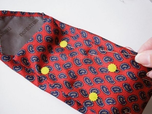 Чехол из галстука