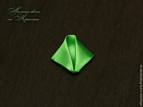 Делаем розу из атласной ленты в технике канзаши