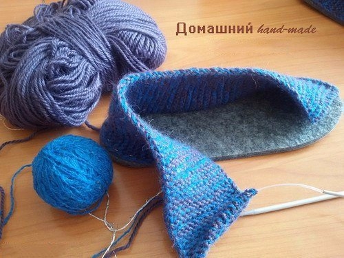 Тапочки на подошве вязаные спицами Тапочки на подошве вязаные спицами