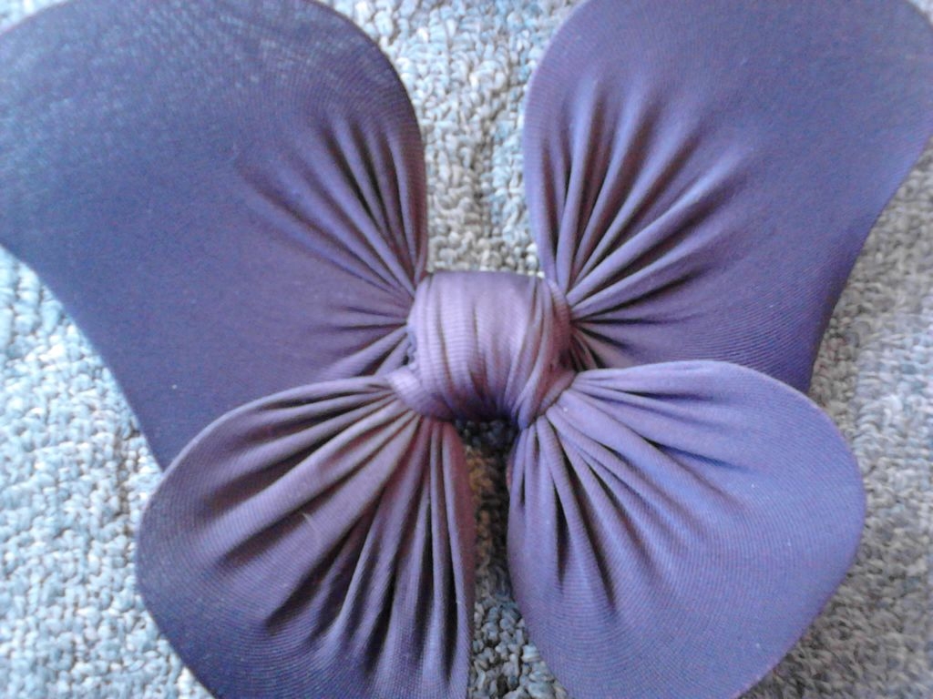 МК по изготовлению бабочек из капроновых колготок